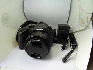 Panasonic Lumix DMC-FZ1000 4K Leica - Como Nueva