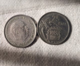 Lote 2 Monedas 25 Pesetas 1957 Franco