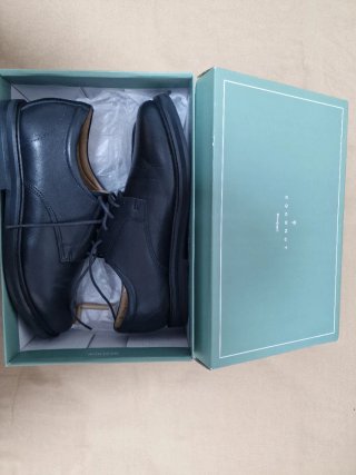 Zapatos negros con cordones