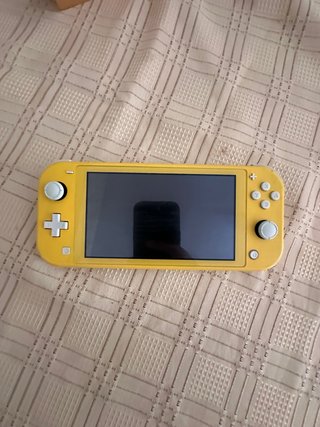 Nintendo Switch Lite Amarilla