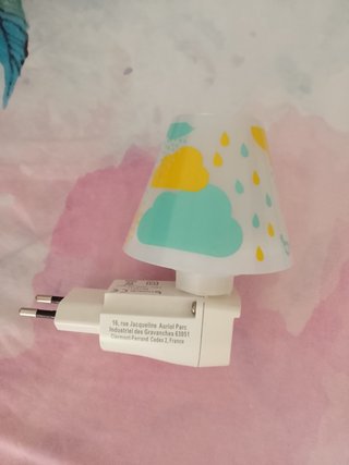 Luz de Noche Infantil con Motivos de Nubes