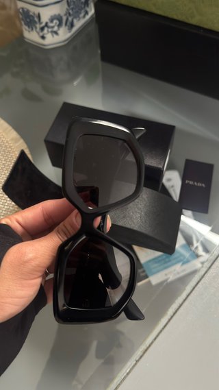 Gafas de sol Prada negras