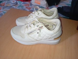 Zapatillas Blancas con Cremallera