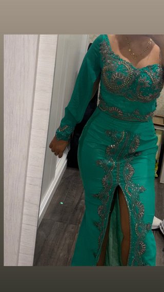 Vestido boda gitana turquesa con pedrería