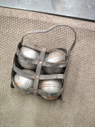 Set de 4 Bolas de Petanca con Soporte