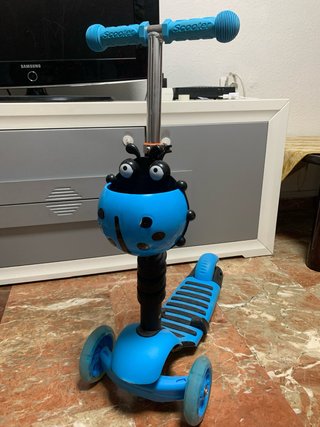Patinete Infantil Azul con Diseño de Mariquita