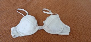 Sujetador Wonderbra beig bordado