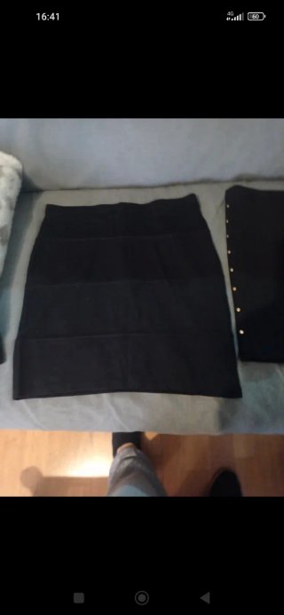 Lote de 4 prendas: faldas, vestido y jersey