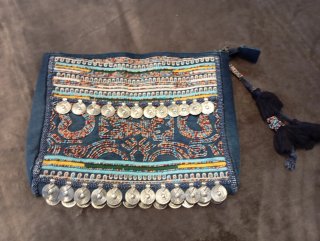 Bolso de mano vaquero con abalorios Zara