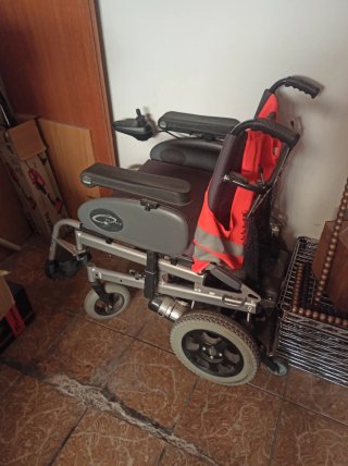 Silla de Ruedas Eléctrica; 50 asiento interior,
