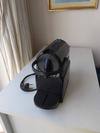 Cafetera Nespresso De'Longhi Negra