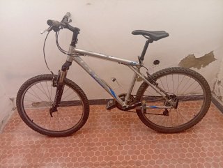 Bicicleta MTB GT Avalanche 3.0