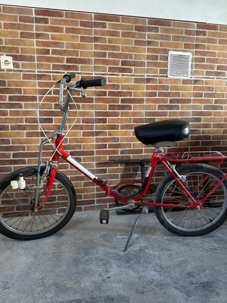 Bicicleta Motoretta Roja antigua