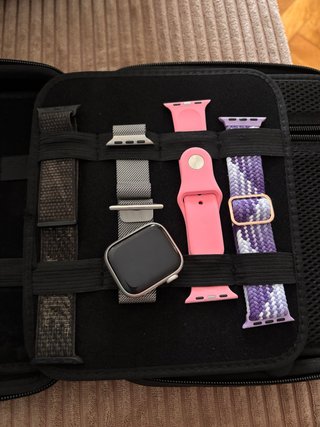 Apple Watch Series 7 con cinturini
