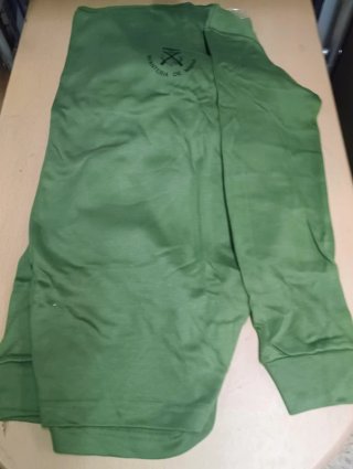 3 Camisetas Manga Larga verdes.
