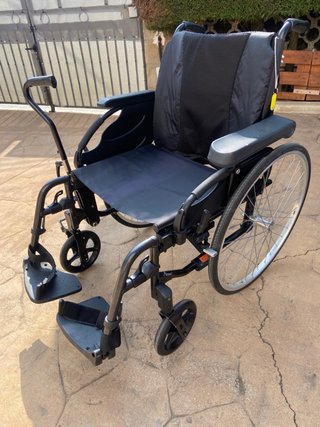 Silla de ruedas con mando izquierdo