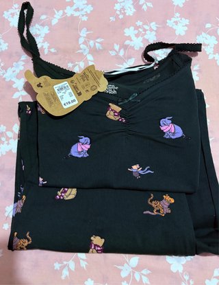 Pijama Winnie the Pooh Negro a estrenar .