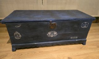 Baúl antiguo de madera
