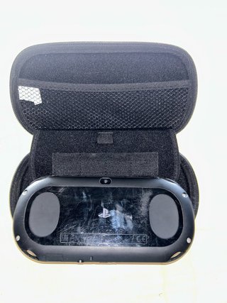 PS Vita (PlayStation Vita) con funda