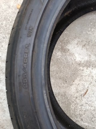 Neumático Goodyear 255/40 R21
