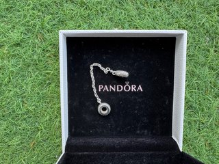 Cadena de seguridad Pandora con circonitas