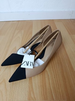 Zapatos de tacón Zara bicolor