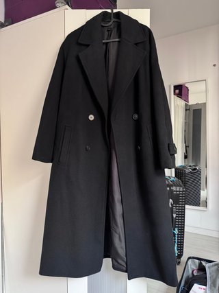 Abrigo largo negro Zara