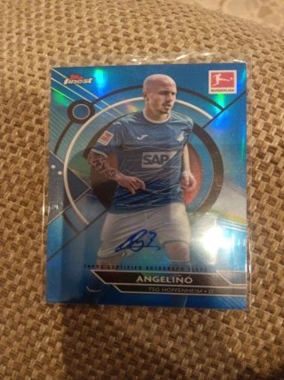 Carta Topps Finest Autograph Angeliño /65