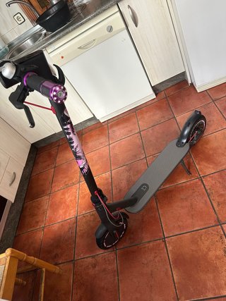 Patinete eléctrico negro