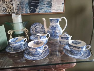 Juego de Té y Café de Porcelana Inglesa