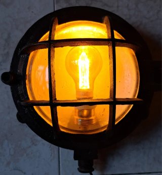 Farol de barco de forja
