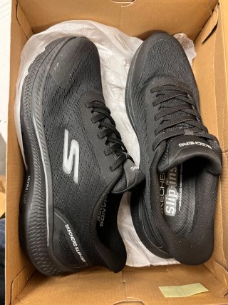 Zapatillas Skechers Nuevas En Caja Negras Talla 44