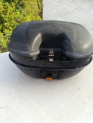 Baúl para Moto con Base de Anclaje