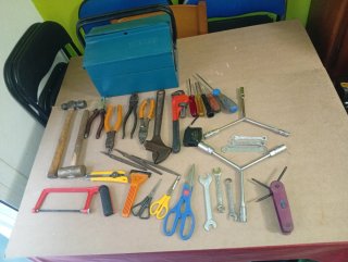 Caja + herramientas.