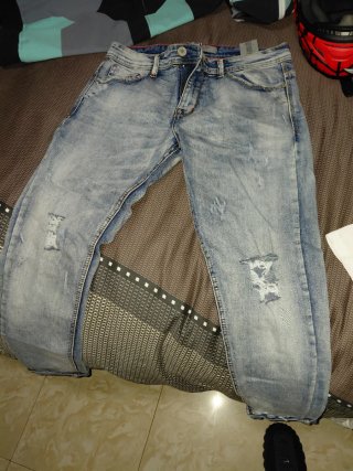 Pantalón Vaquero Azul con Desgastados