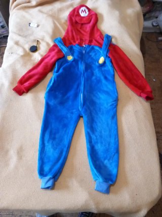 Pijama de Mario Bros.120cms d alto