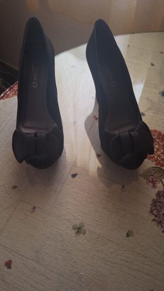 Zapatos de tacón negros