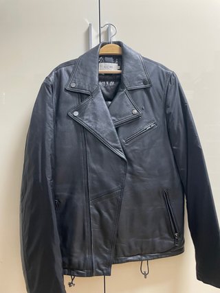 Cazadora Kiomi de Piel Mixta Negra