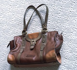 Bolso mediano Pikolinos piel marrón varios tonos