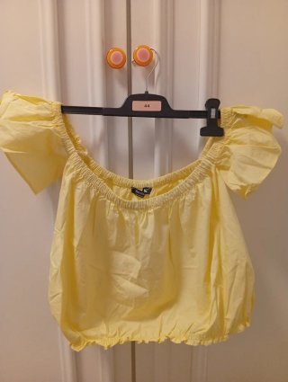 Top amarillo Bershka