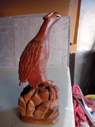 antica scultura in legno fatta e dipinta a mano.
