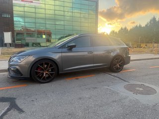 SEAT Leon cupra st300