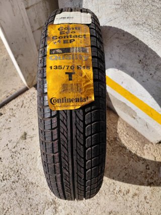 Neumatico 135/70 R15