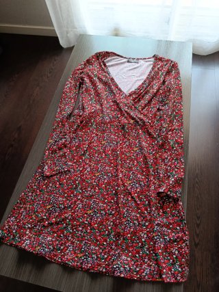 Vestido de flores rojo manga larga