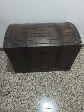 Baúl de madera estilo rústico