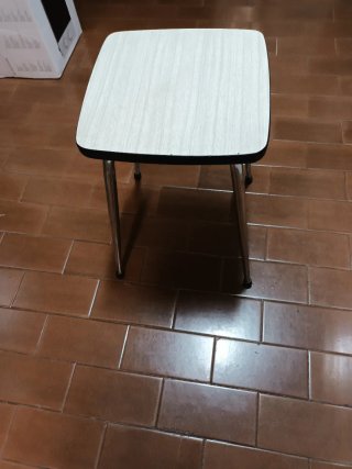 Taburete de cocina estilo años 50