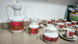 Juego de café de porcelana con dragones