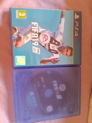 Juegos PS4 FIFA 18 y FIFA 19