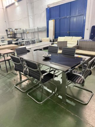 Conjunto de Mesa y 6 Sillas Modernas