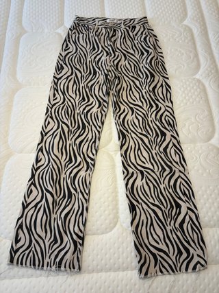 Pantalón Campana Estampado Zebra